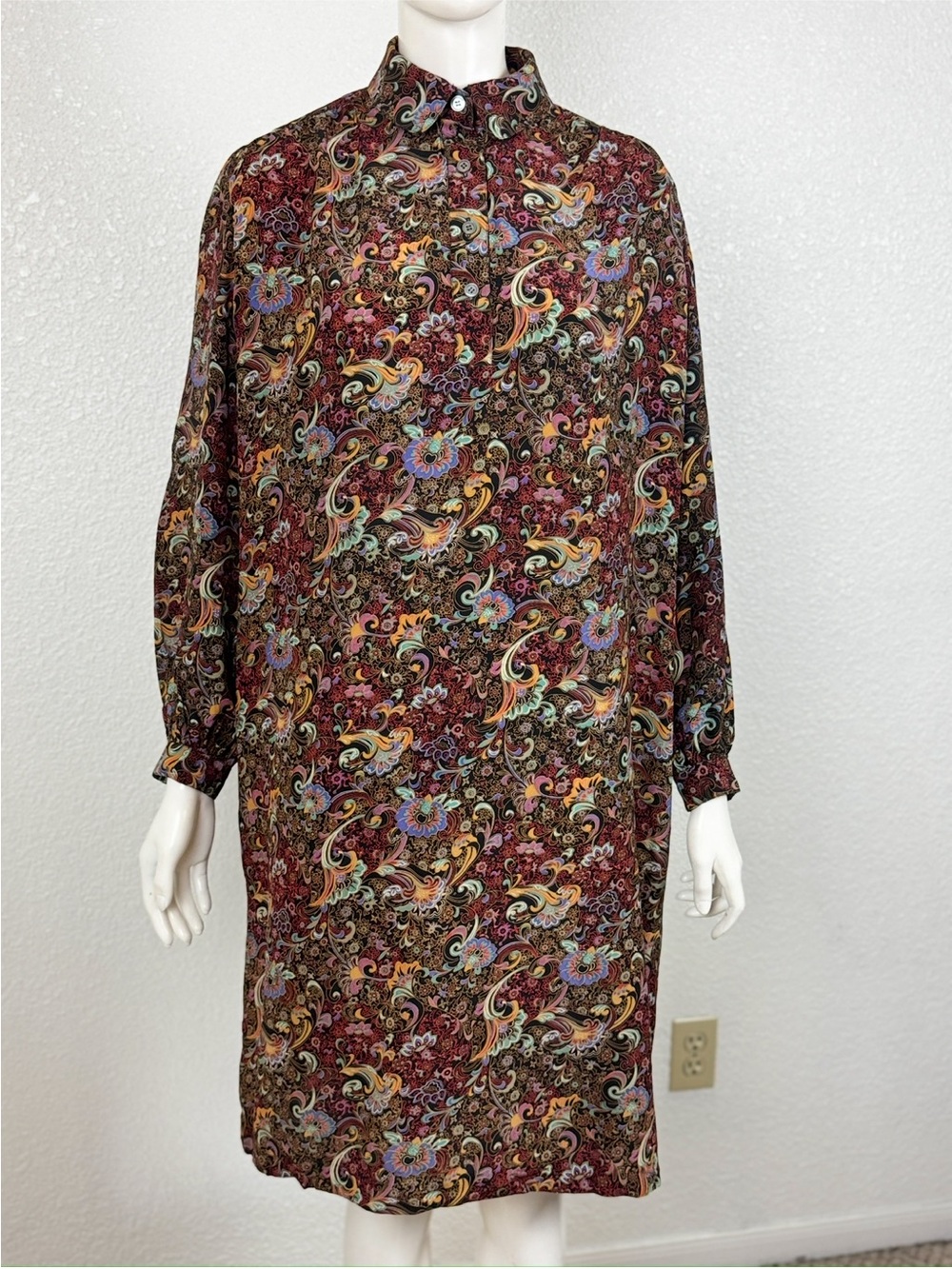 LEVINO VERNA Vintage Long-Sleeve Paisley Shift Dress in Brown Floral